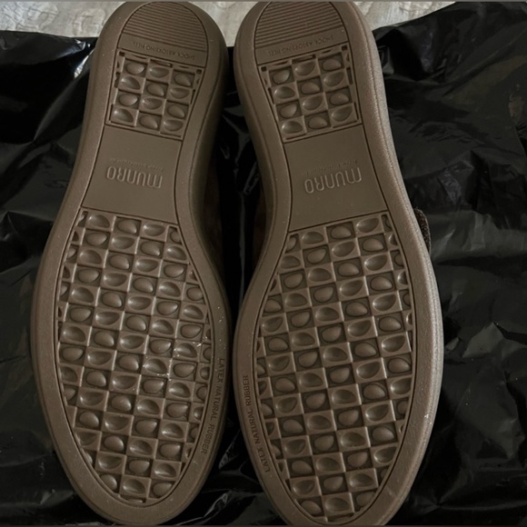 Munro Brown Suede Women’s Shoes size 10 - Picture 6 of 7